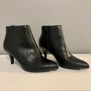 Black Vegan Leather Snakeskin Ankle Boots NWT